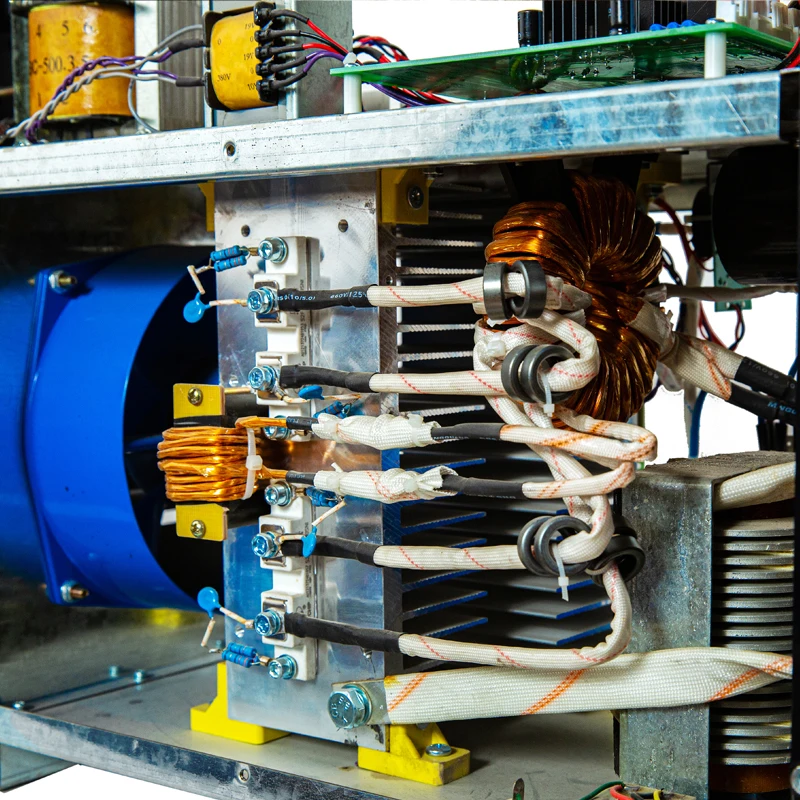 ماكينة لحام MIG صناعية 200 أمبير - ماكينة لحام عاكس محمية بغاز ثاني أكسيد الكربون لتصنيع الصلب وورش العمل