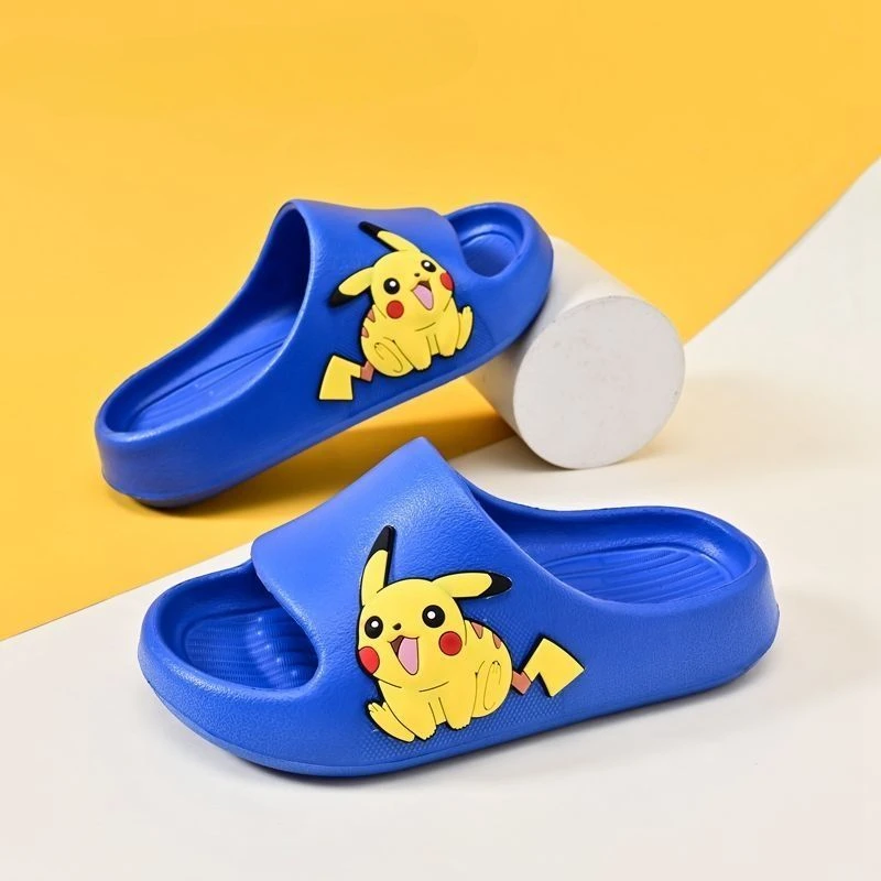 Chinelos antiderrapantes dos desenhos animados Pikachu para crianças, sandálias de fundo macio respirável infantil médio e grande, sapatos de praia adultos, verão