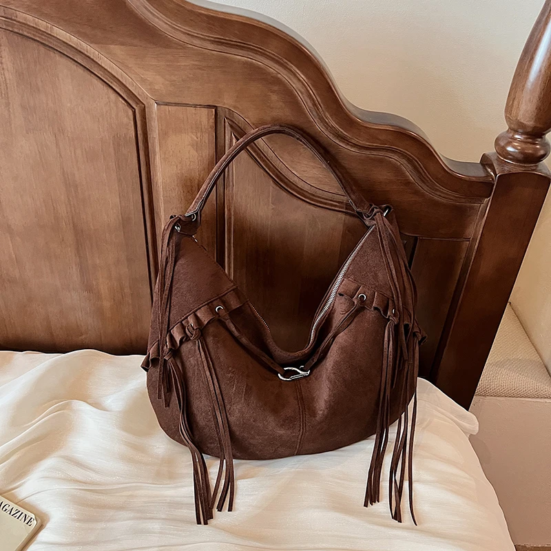 

Faux Suede Tassel Zipper Hobos 2025 Autumn/winter Trend Shoulder Bags Solid Color High Quality Fashion Novelty Women's Handbags