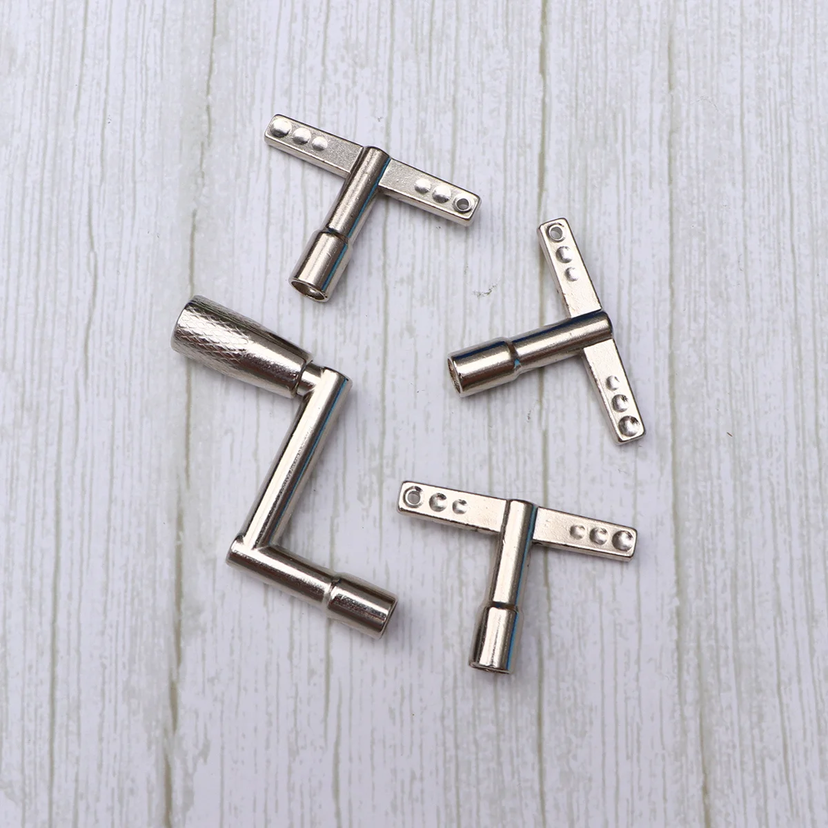 

4pcs Drum Tuning Key Continuous Motion Metal Unloading Loading Tool For Hand Drummer Z Type T Type Keys Instrument Accessory