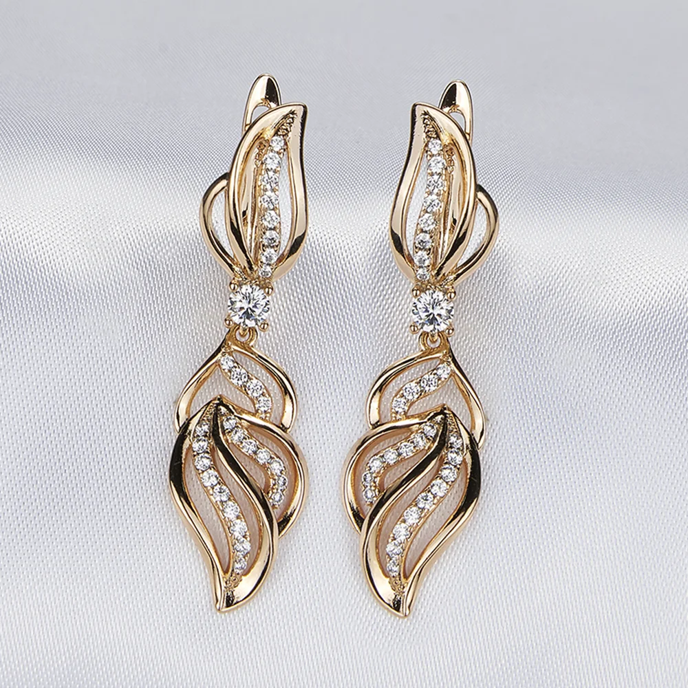 

Exquisite Zircon Hollow Earrings Specially Designed for Women, Suitable for Weddings, Parties, And Gifts for Friends