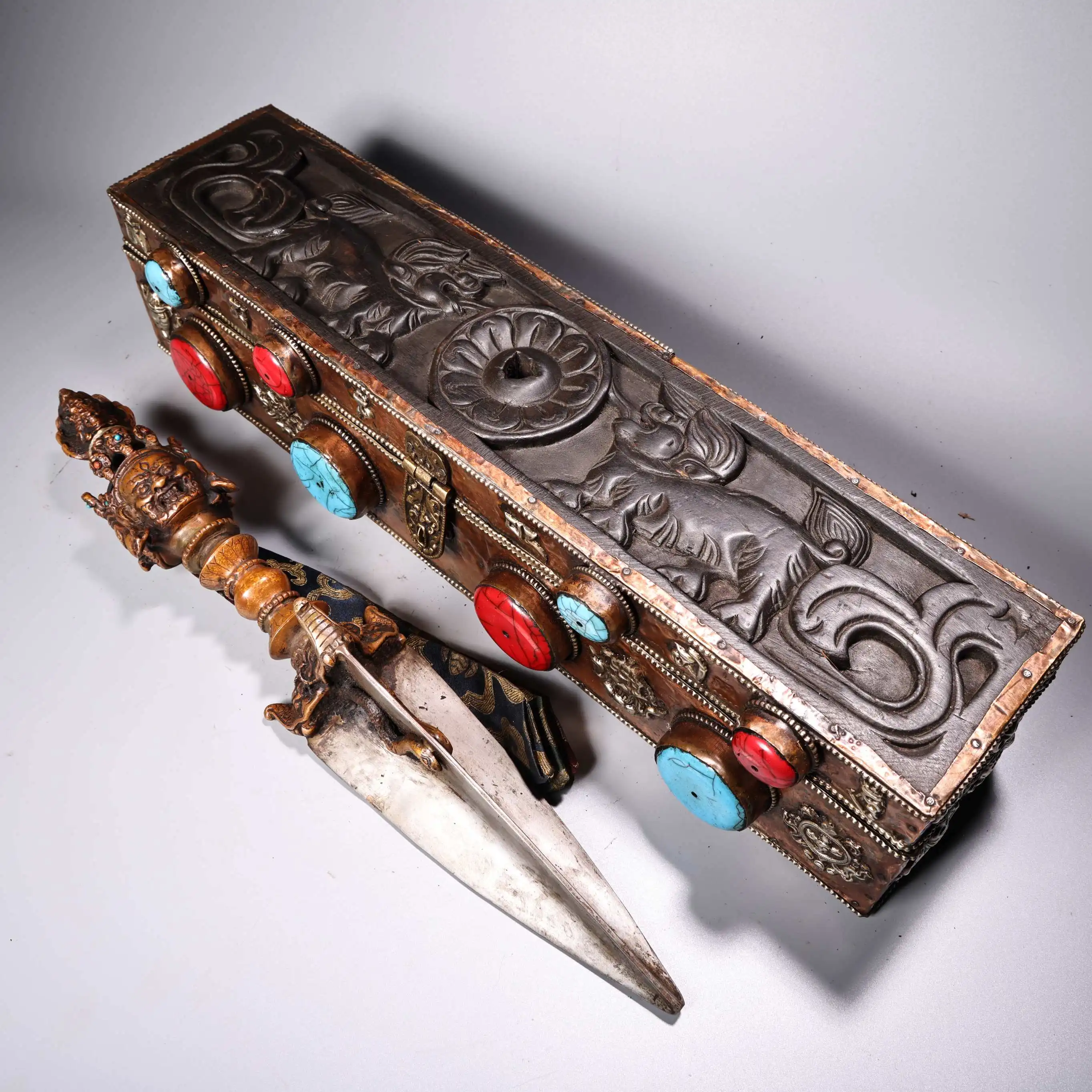 

16"Xizang Folk Collection Old Bronze High Relief Mahakala Buddha Head Vajra Phurpa Amulet Six Word Proverbs Box Mosaic Gem