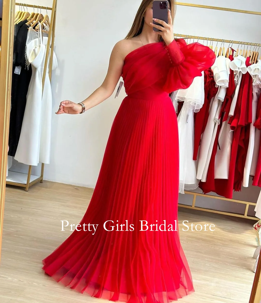 2024 Fashion Style Arabic Morden Customized Red Pleated Evening Dresses Formal Ruched Simple Prom Growns Party Women Bride