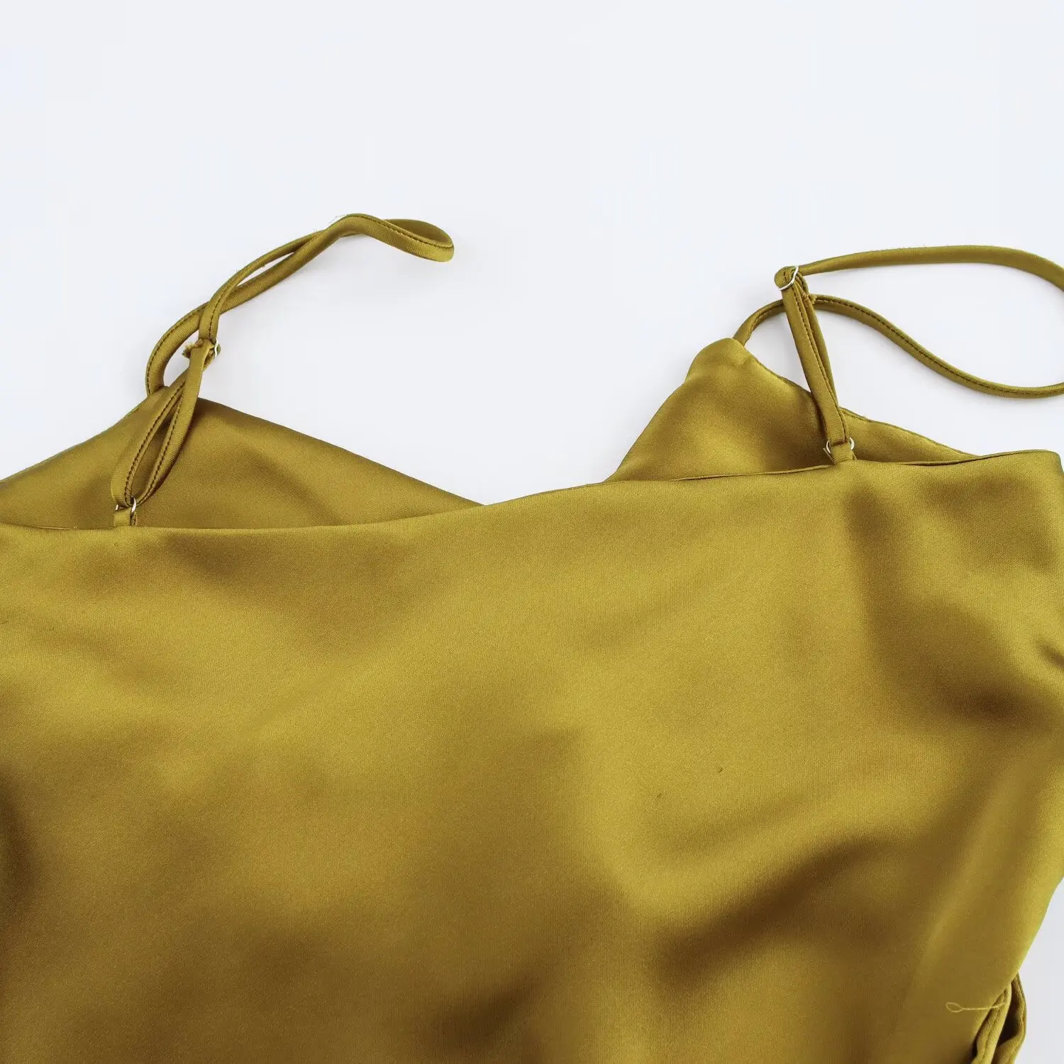 Abbigliamento da donna Nuova moda europea e americana con abito in raso di seta con cintura