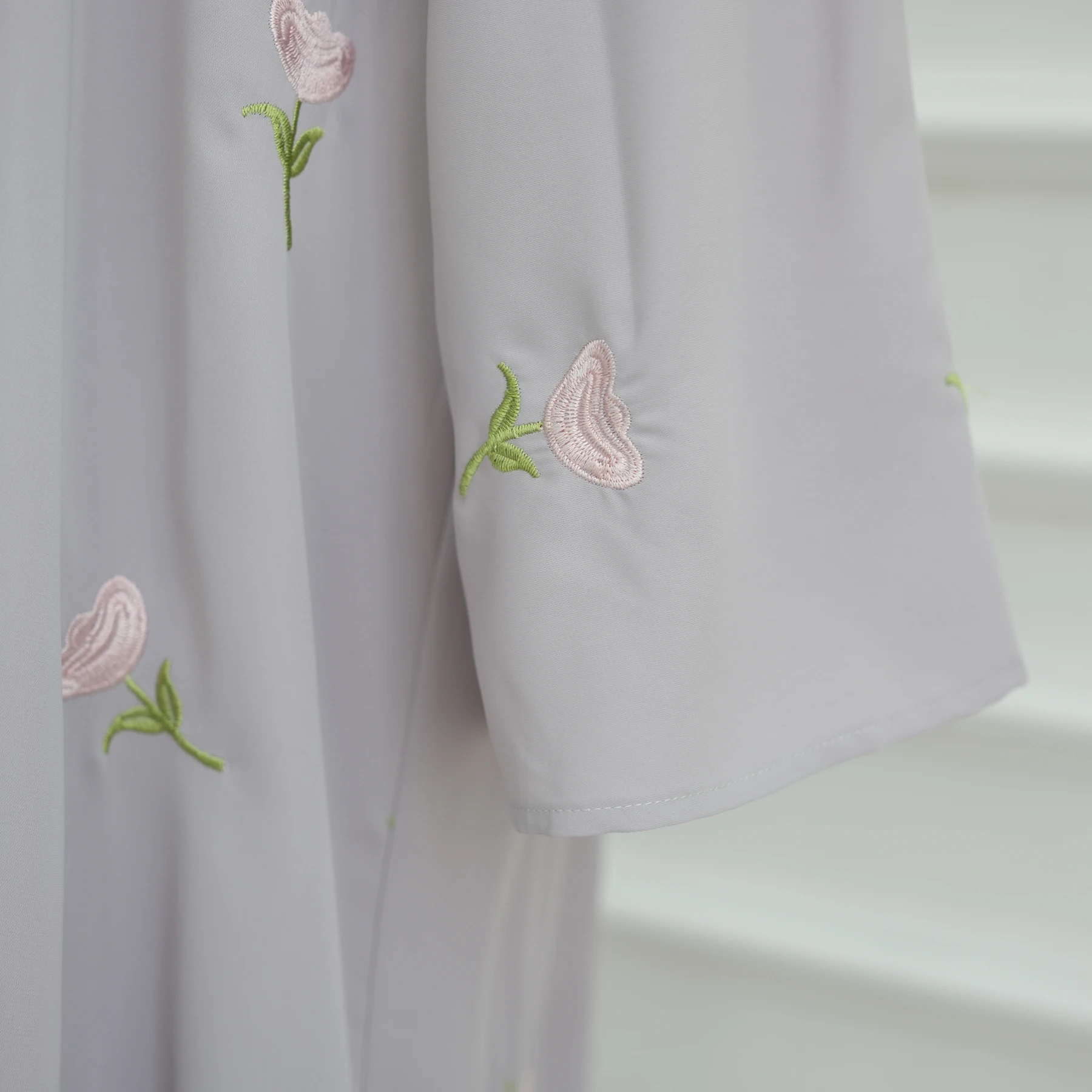 Abaya Dubai con ricamo a fiori completi per donna, abito da donna musulmana Abaya Kimono aperto sul davanti, abbigliamento islamico Ramadan Eid Hijabi