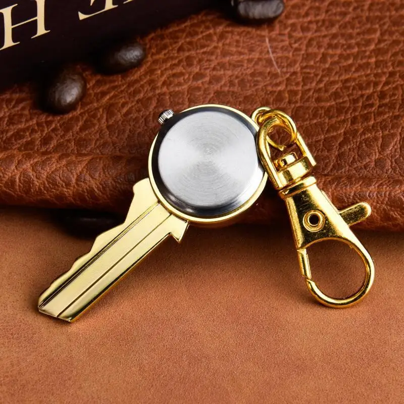 Mini-Quarzuhr in Form eines goldenen Schlüssels mit Schlüsselanhänger, klarem Zifferblatt, perfekt für den täglichen Gebrauch, Taschenanhänger, kreatives Geschenk. – Detail 2