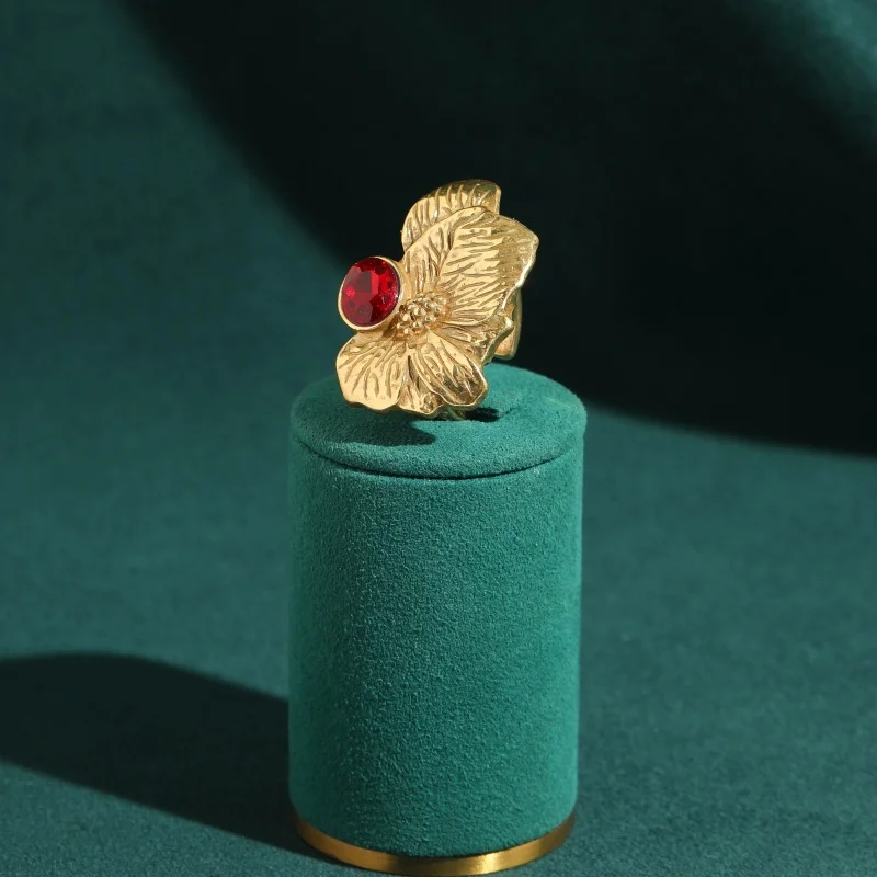 Vintage Red Crystal Ruffle Edge Ring Luxury Classic 18k Gold Color Green Jewelry For Woman Wedding Party Gift Trending 2026 New