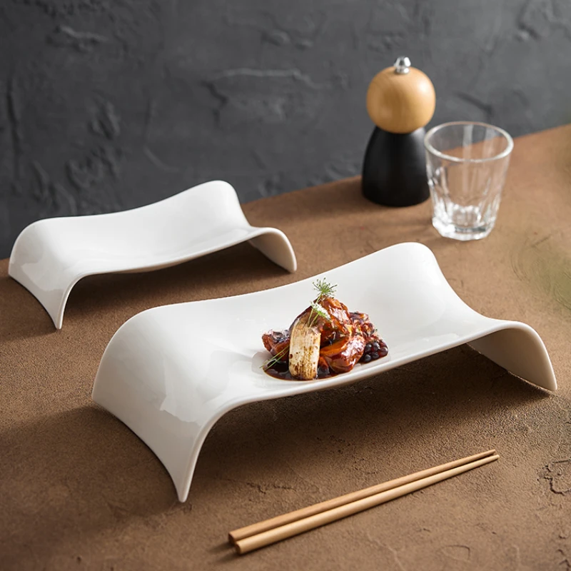 White Ceramic Rectangular Western Food Plate Irregular Bridge-shaped Dinner Plate Special-shaped Tableware in Hotel Restaurant
