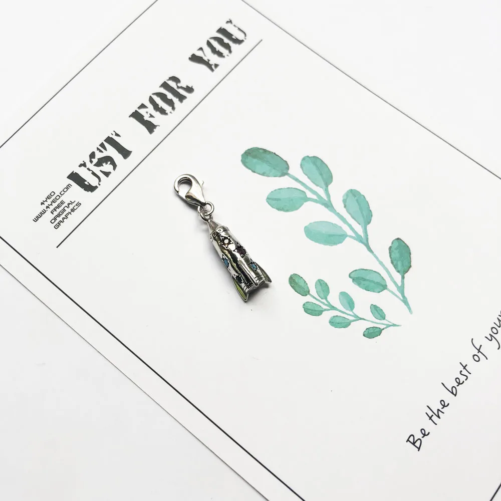Anhänger, bunter Charme in Form einer Rakete, 925er Sterlingsilber, brandneu, farbenfroher, hochwertiger Schmuck für Damen und Herren, Bohème-Geschenk. – Detail 4