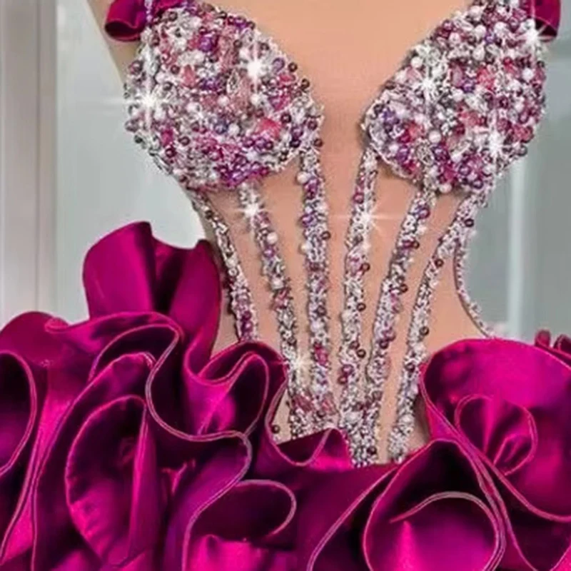 Funkelndes Strass-Abschlussballkleid mit Schleifenriemen, Mini-Partykleid, gerüschtes, durchsichtiges, kurzes Kleid mit Kristallen, Kleid für Bühnenaufführungen