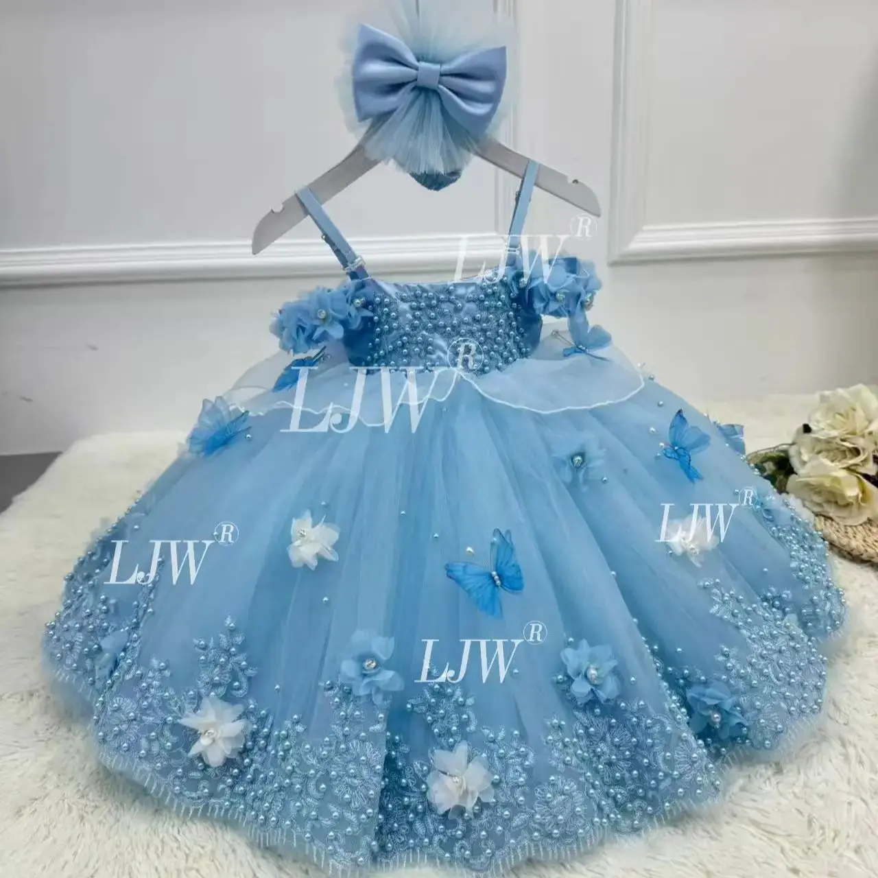 

Blue flower uxury Baby Girl Birthday Dress butterfly Lace Pearls Applique Infant First Birthday Party Ball Gown Princess Flower