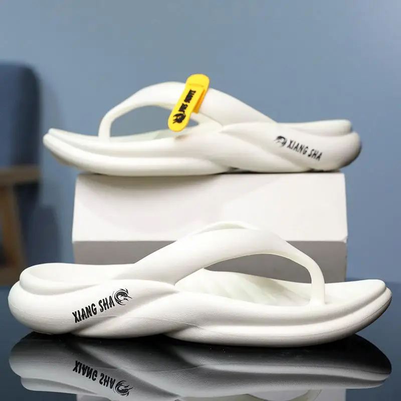 

Новые мужские летние уличные сандалии, нескользящие тапочки-стринги, удобные пляжные тапочки, дышащий материал EVA