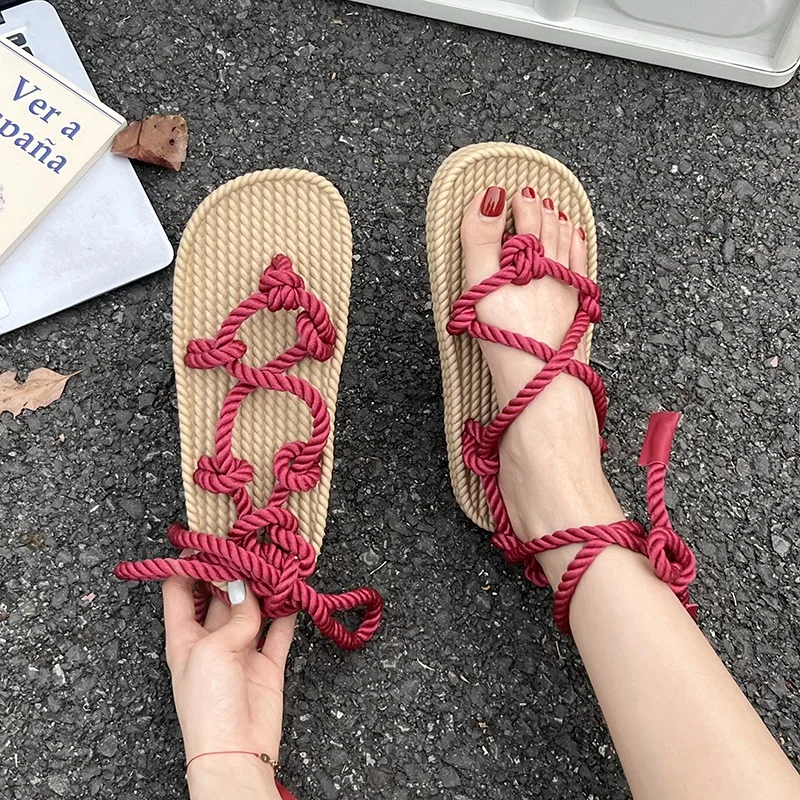 

2026 Summer Women's New Ankle Strap Retro Flat Roman Sandals Women Leisure Beach Vacation Lightweight Round Flip Flops Sandals