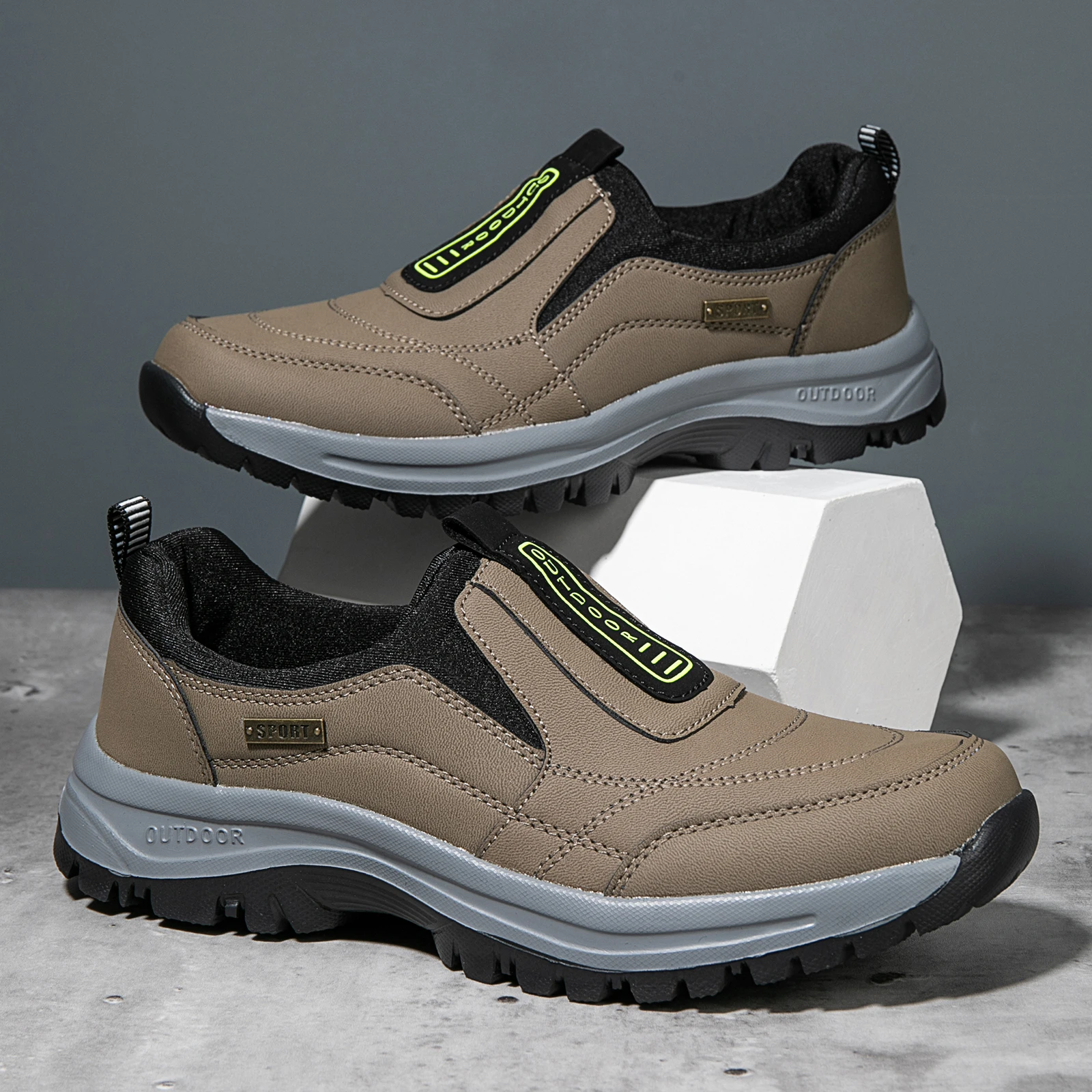 

Autumn Men's Sports Shoes Casual Sneaker Outdoor Men Climbing Shoes for Men Soft Comfortable Running Shoes Zapatillas De Deporte