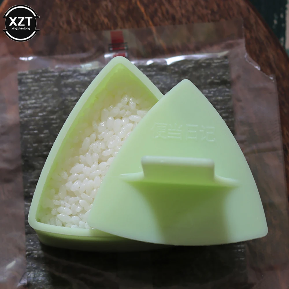 2022 New DIY Sushi Mold Onigiri Rice Ball Seaweed Food Press Triangular Sushi Maker Mold Sushi Bag Kit Kitchen Bento Accessories