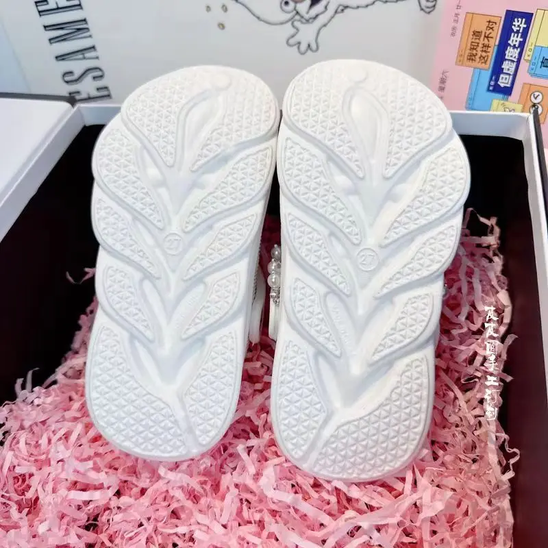 2023 Summer New Children\'s Slippers Hole Shoes Girl Crystal Pearl Fashion Outdoor Beach Sandals Parent Child Slippers