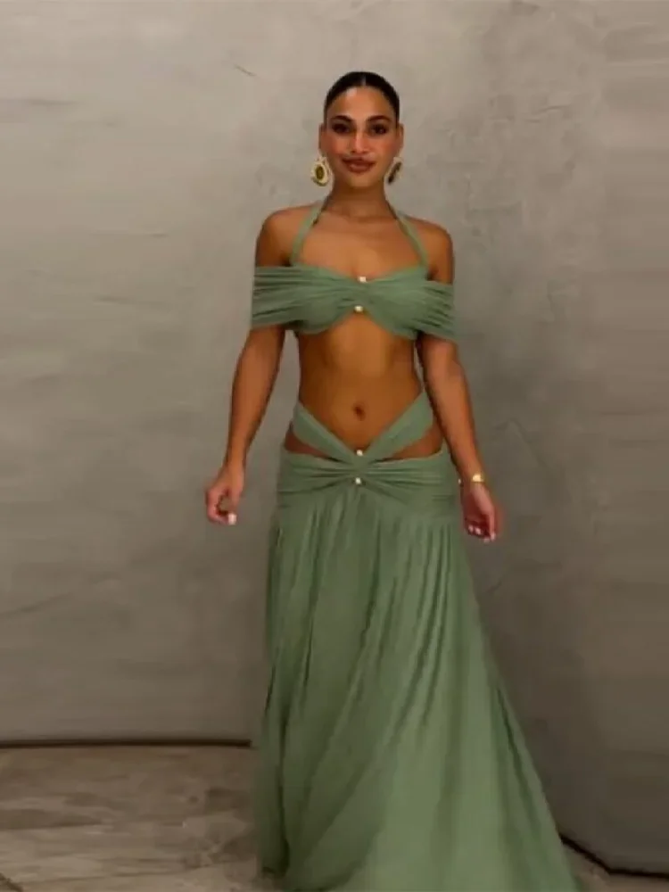 Ensemble 2 pièces chic pour femme : Robe sexy épaules dénudées à découpes et volants, haut dos nu et jupe longue, idéal pour la plage ou les soirées décontractées