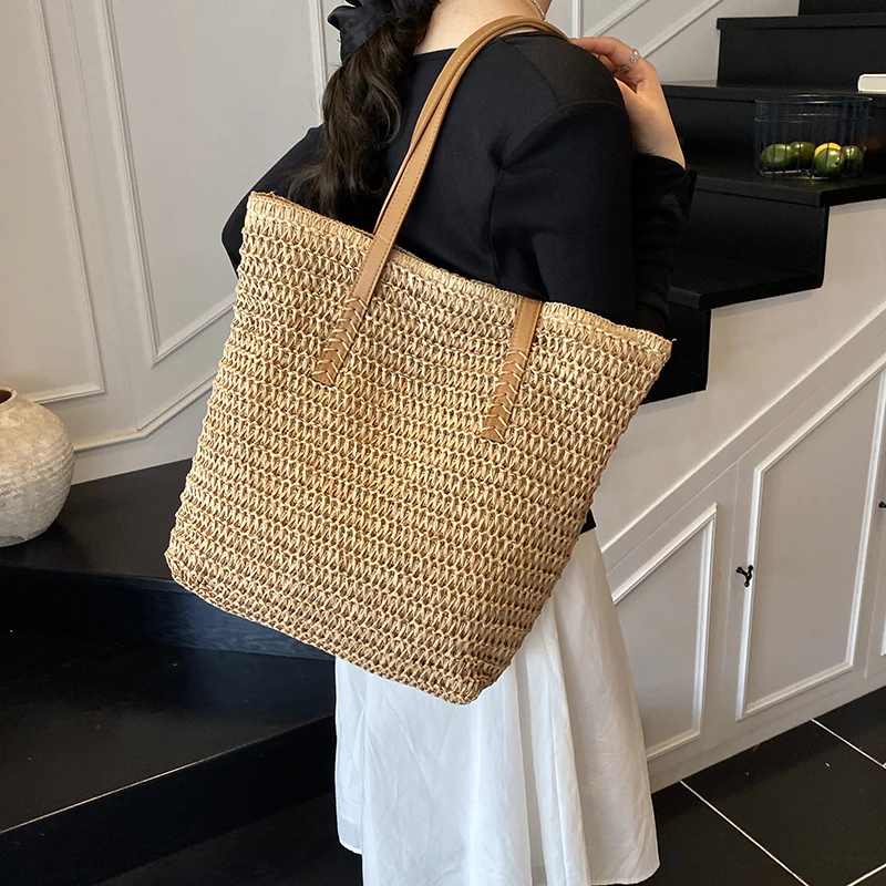 

Seaside vacation and leisure straw woven bag 2025 new large capacity fashionable woven bag commuting versatile shoulder bag