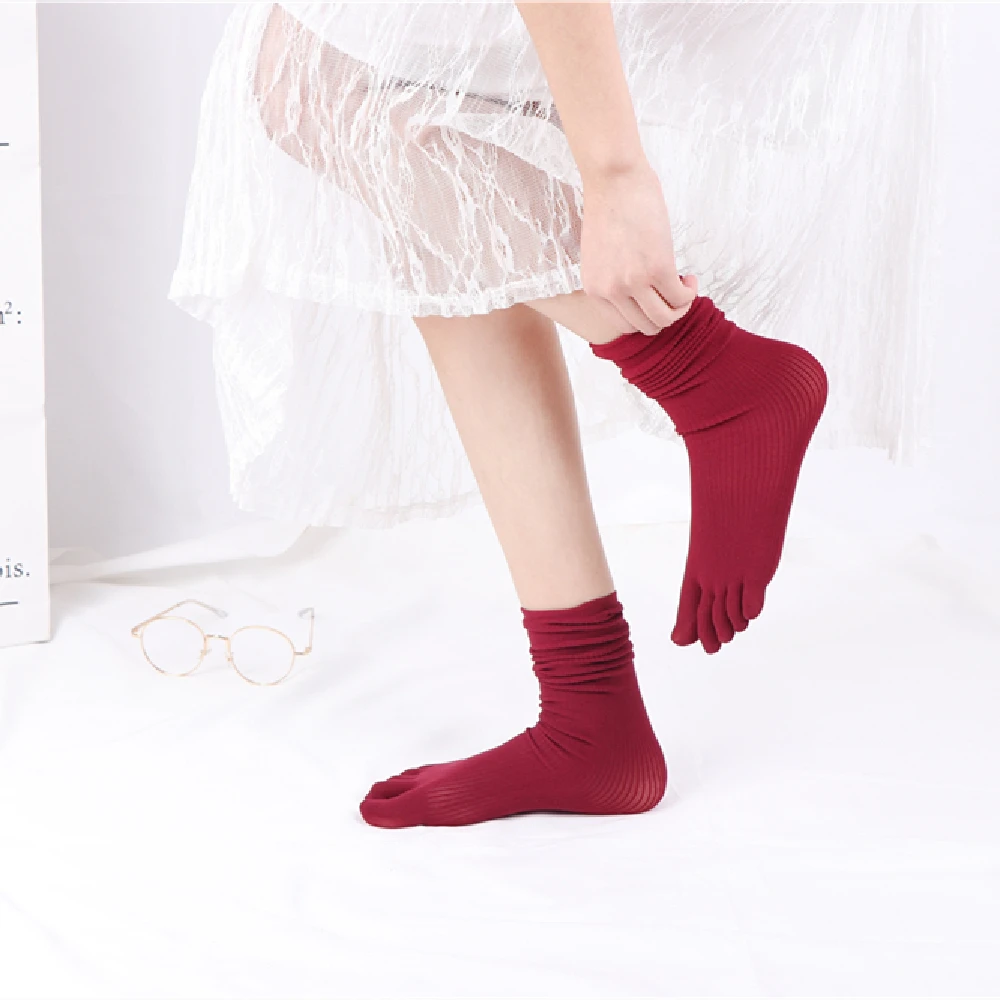 New Women's Fashion Summer Spring Comfortable Velvet Five-Fingers Socks Breathable Split Toe Piled Roll Pinstripe Stockings