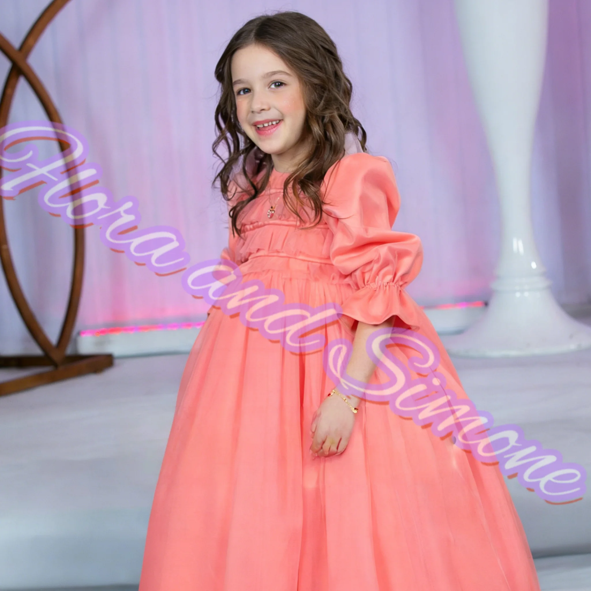 فساتين فتاة وردية بخياطة من الدانتيل وأكمام منتفخة فستان فتاة الزهور لحفلات الزفاف وحفلات الاستقبال الرسمية حسب الطلب