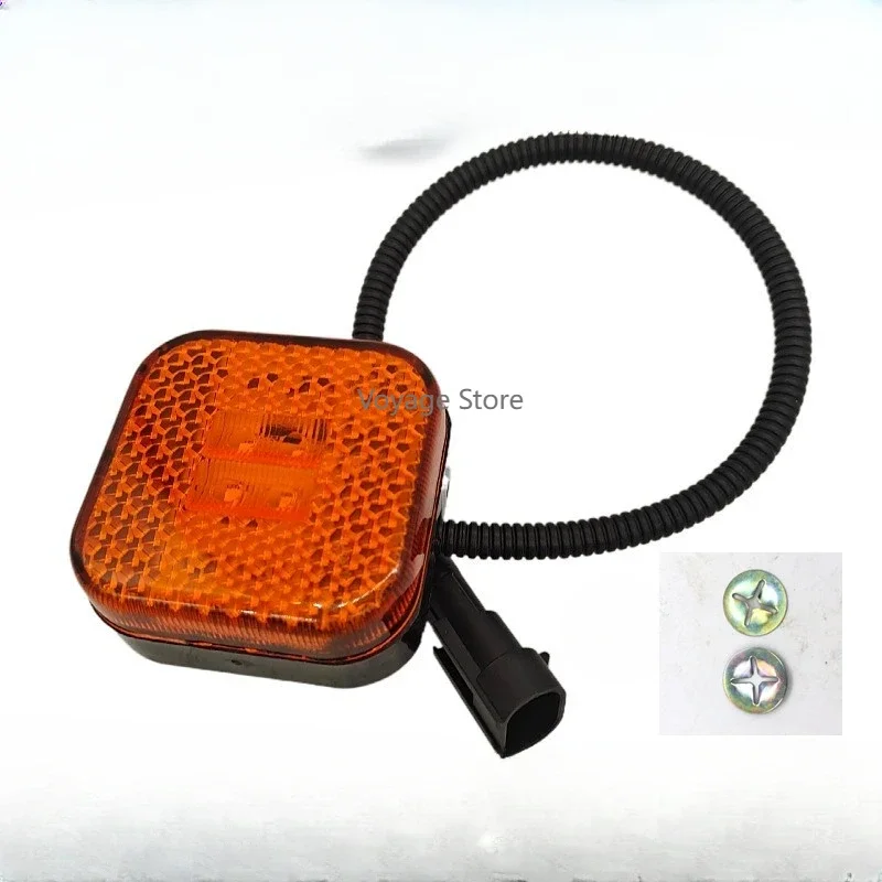 Suitable for Sinotruk Howo T7H side turn signal, Howo TX fender side light, fender turn signal