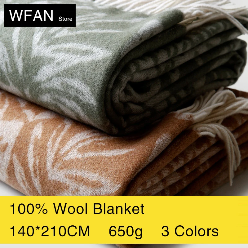 

Floral Pattern Double-Sided Jacquard Wool Blanket – Stylish Tassel Throw for Home, Camping & Travel. Warm Airplane Blanket.