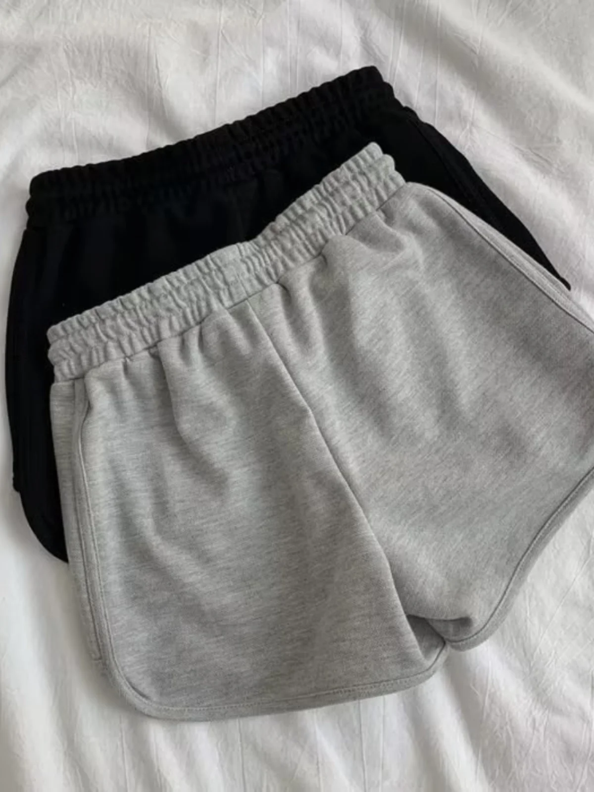 Męskie spodnie do biegania z jedwabiu lodowego, długość 3/4, wygodne spodnie domowe, sportowe, z niskim stanem.