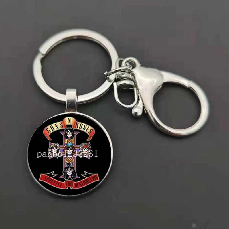 2021 Trendy Guns n Roses Keychains Art Picture Glass Dome Logo Keyring Steampunk Music Band Key Chain