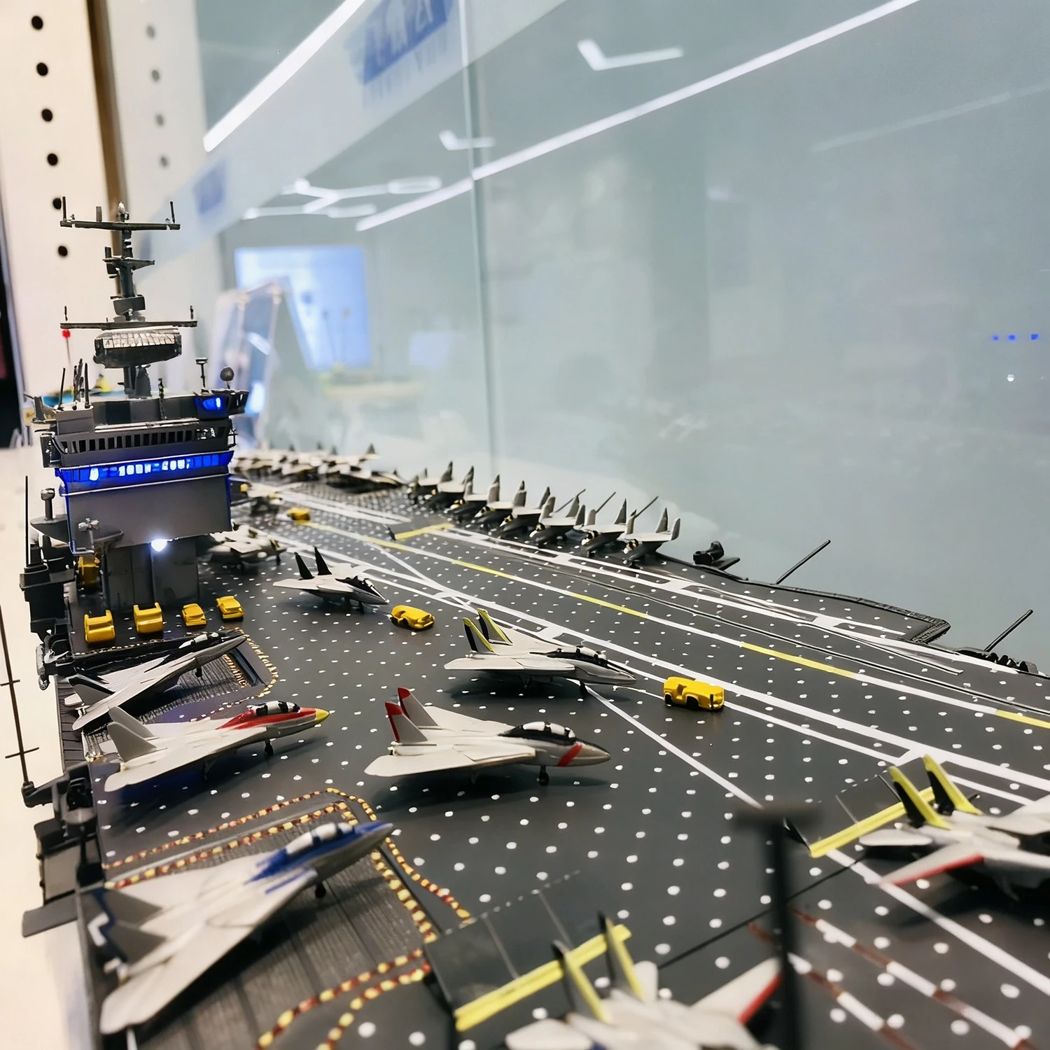 1/350 ラジコン空母 101cm RTR 金属製