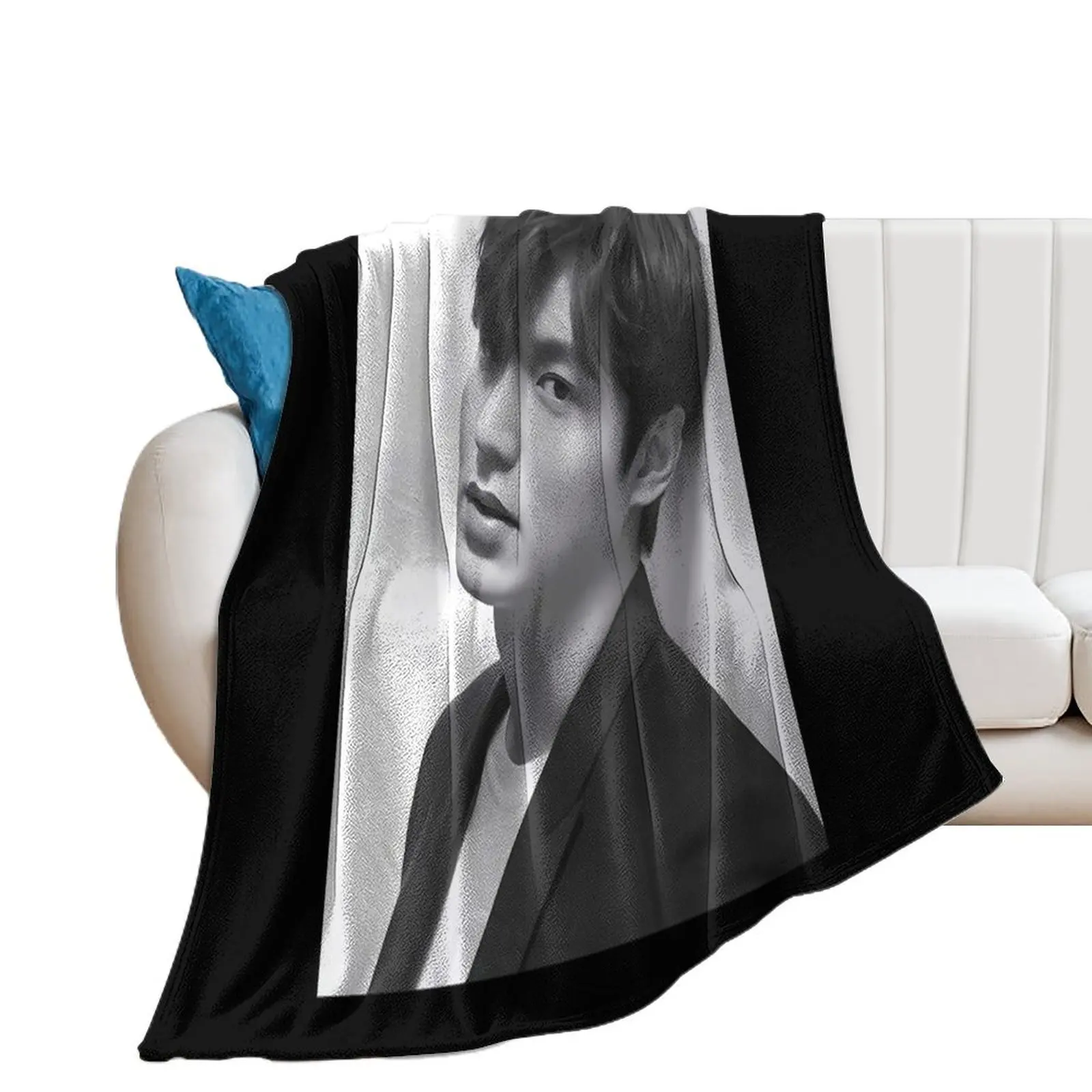 Lee Min Ho - V8 Throw Blanket Soft Plush Plaid Plaid on the sofa Plush Blankets