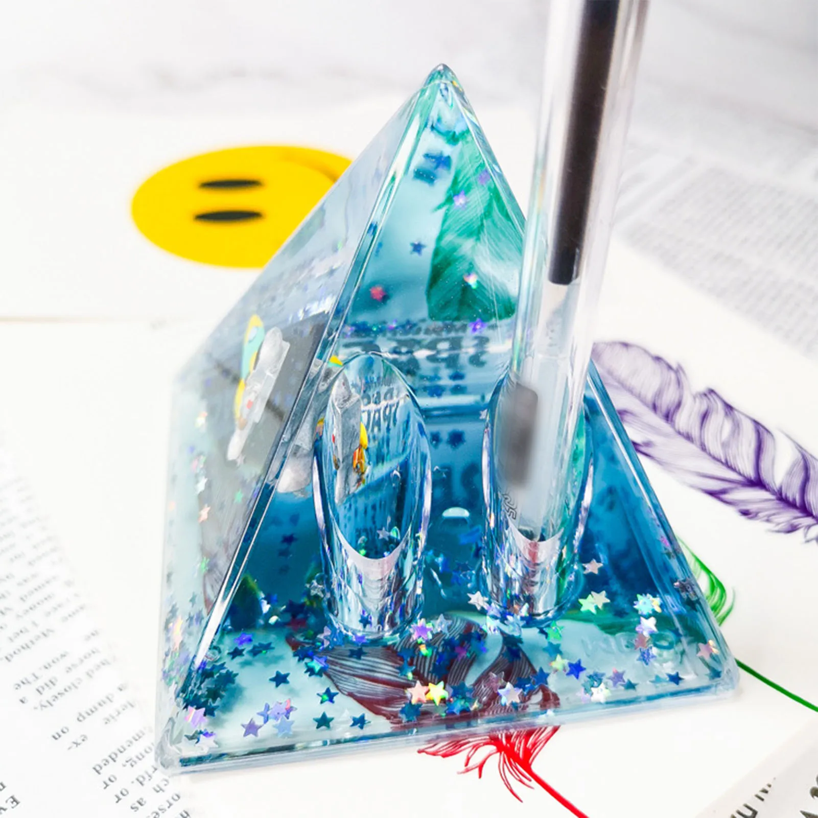 Acrylic Astronaut Pyramid Crystal Pyramid Figurine Collectible Classic Triangular Pyramid Table Paperweight with Pen Holder