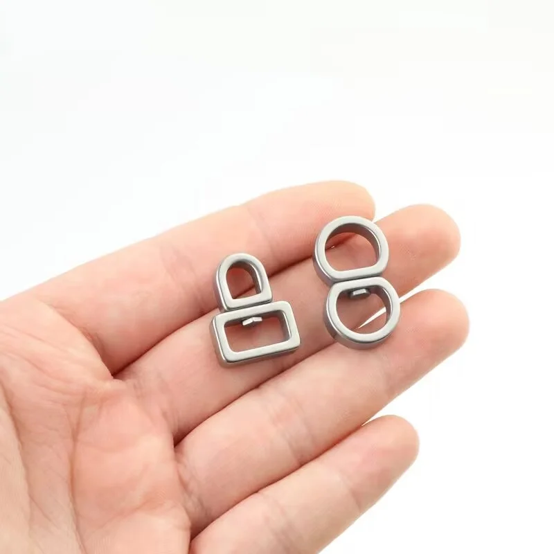 360 ° Rotating Mini Keychain Titanium Alloy Universal Buckle Keyring Anti Loss Hanging Buckle EDC Quick Disassembly Buckle