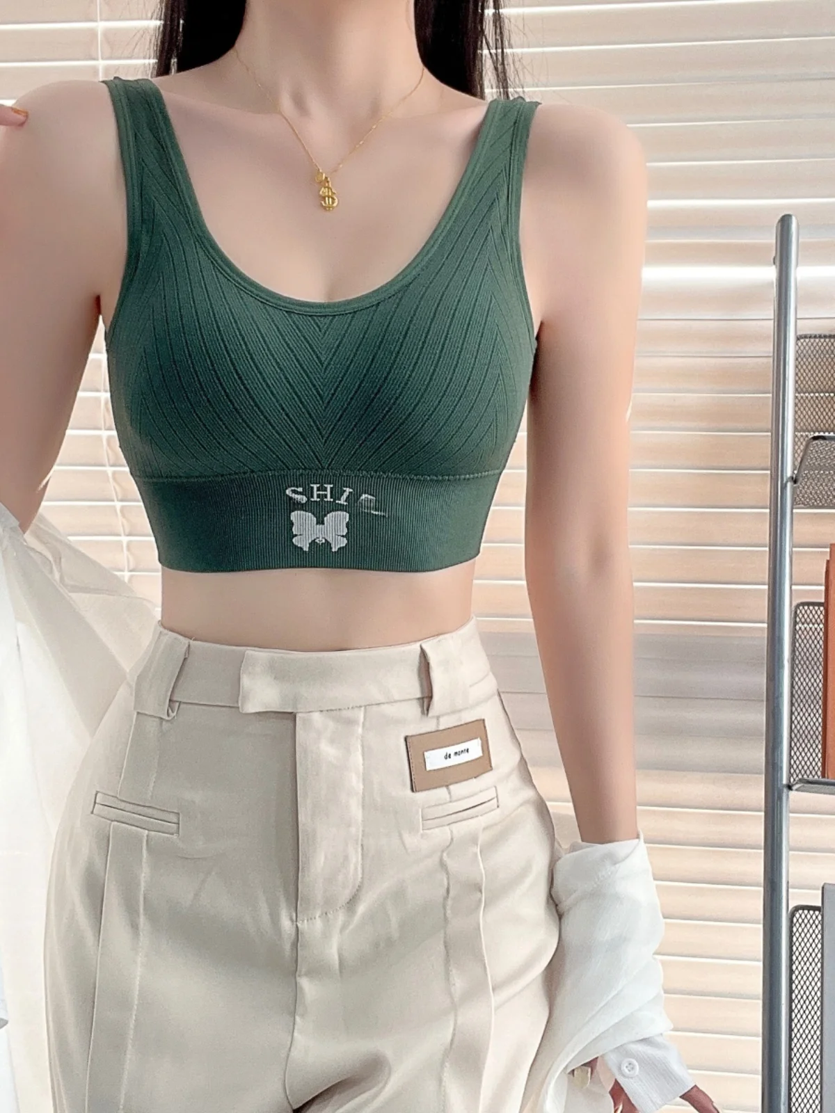 Seamless Embroidered Sports Bra No Steel Ring Shockproof Yoga Back Women's Wide Strap Side in Slimming Deep U Gathered Vest