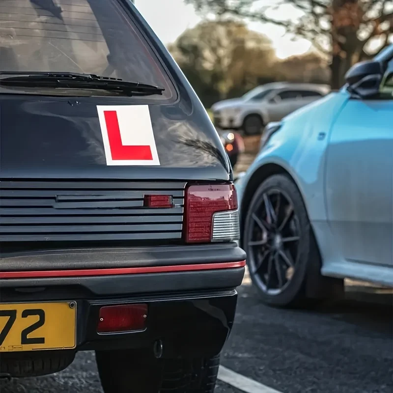 2pcs Magnetic L-Plate for New Drivers, Magnetic Plate, Durable & Visible - No Scratch on Vehicle Paint for UK Vehicles
