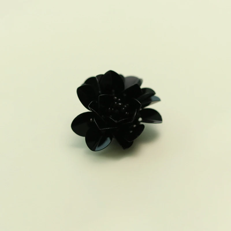 1pc Black Flower Modelling Buttons Plastic Beaded Flower Sewing Button Handsewn Buttons Cashmere Coat Sweater Clothing Accessory