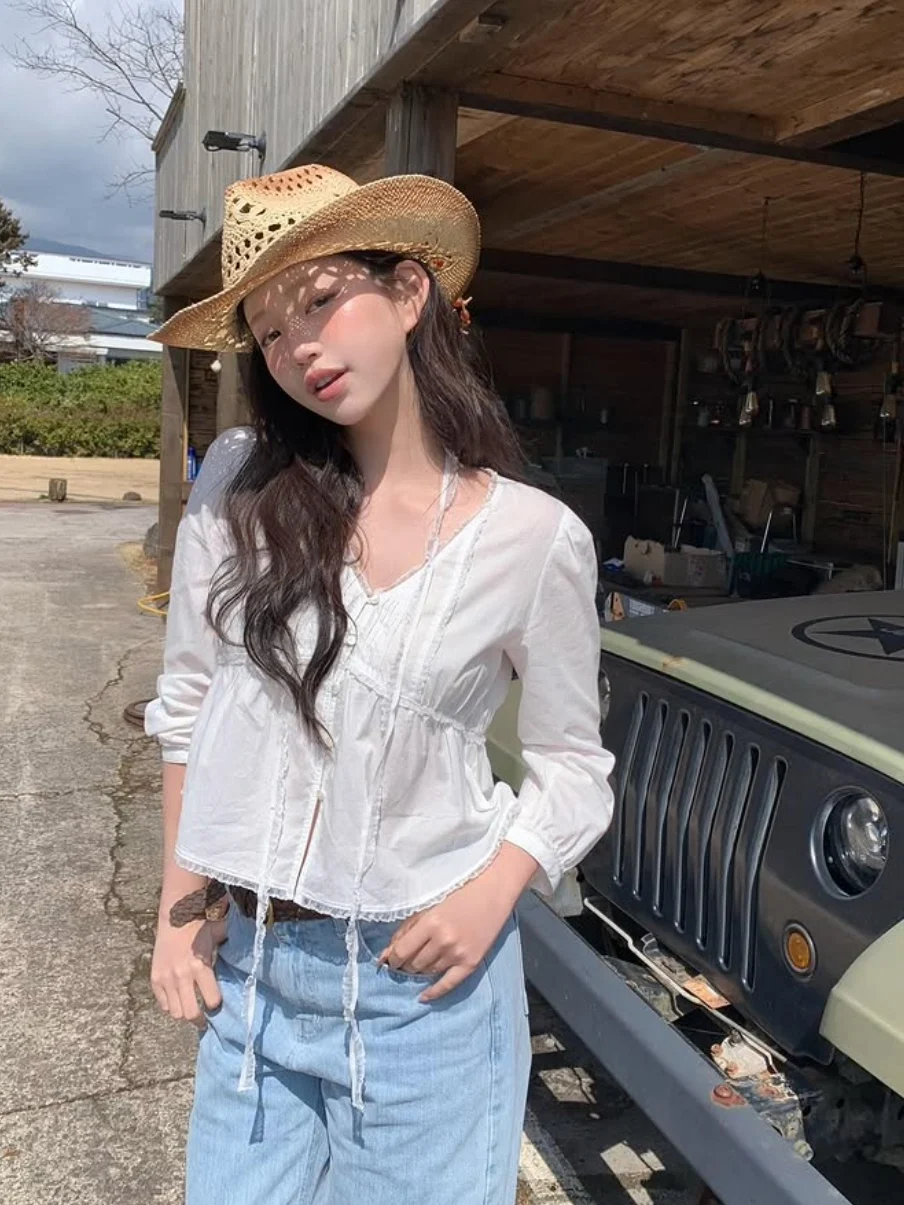 

Женская белая блузка The Barn с кружевной отделкой, V-образным вырезом, длинными рукавами, приталенного кроя, из хлопка, прямого силуэта, в нежном стиле, модная коллекция Весна