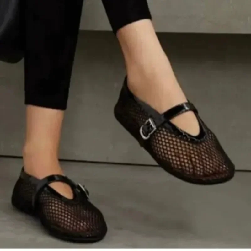 

Summer Mesh Hollow Sandals Women Flat Shallow Mouth Loafers New Beach Walking Designer Shoes Comfortable Retro Women's