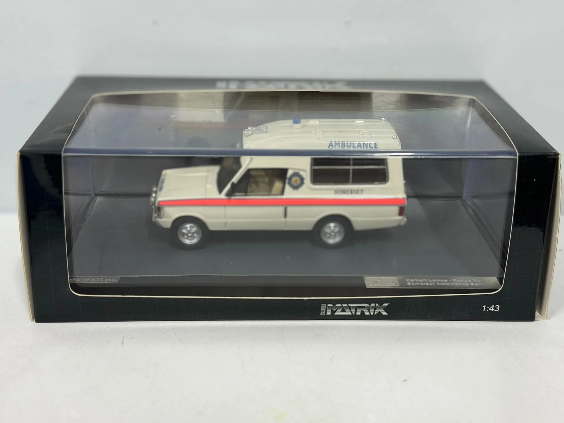 

Diecast Matrix 1/43 Scale Land Rover Range Rover Ambulance Car Model Collectible Toy Gift Souvenir Display Ornament