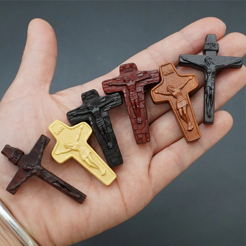 Sandalwood Jesue Cross Pendants for Necklace Men and Women Religious Christian Catholic Amulet Wooden Jewelry