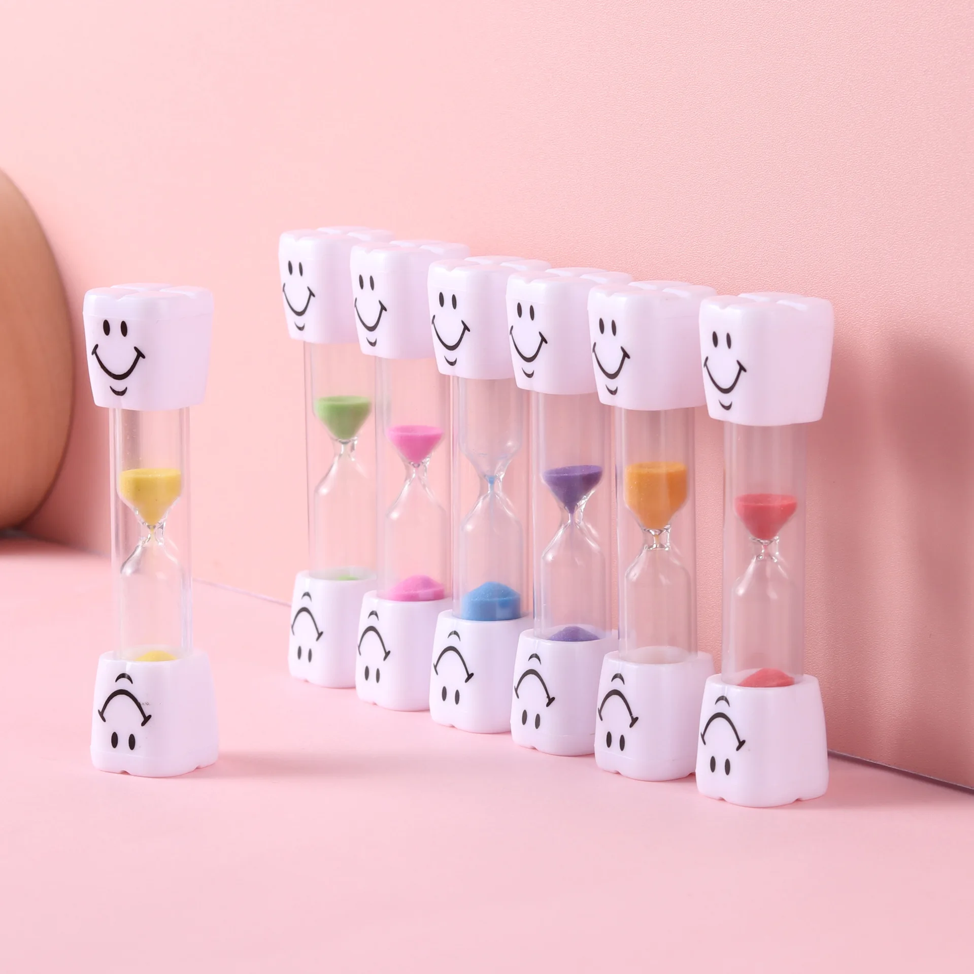 7pcs/set Color Smile/Sucker Hourglass 3min Sandglass Sand Clock Sand Timers Shower Kids Tooth Brushing Timer Children Home Decor