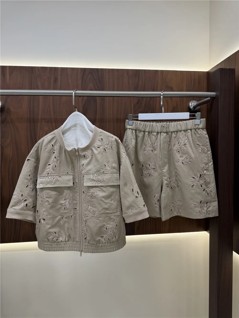 Women's Loose Casual Set: Cotton-Linen Embroidery Cut-Out Collared Jacket Top With  Elastic-Waist Shorts
