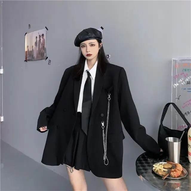 سترة بدلة سوداء بسلسلة عصرية كورية من Insozkdg للنساء ربيع جديد فاخر فضفاض غير رسمي بكتف مبطن سترات نسائية