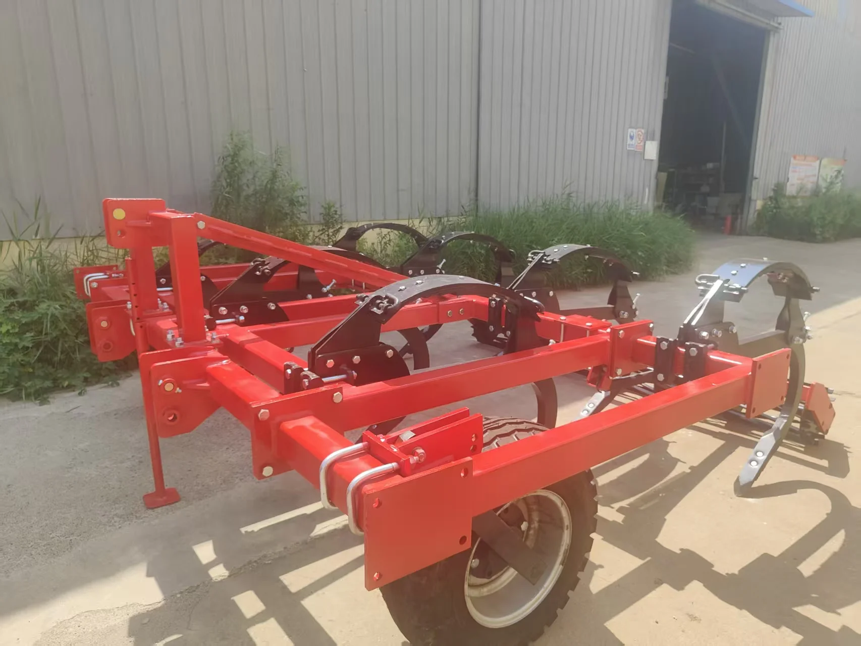 Heavy Duty Subsoiler 3 Point Linkage Tractor Mounted Deep Loosening Machine Farm Soil Subsoiling Equipment