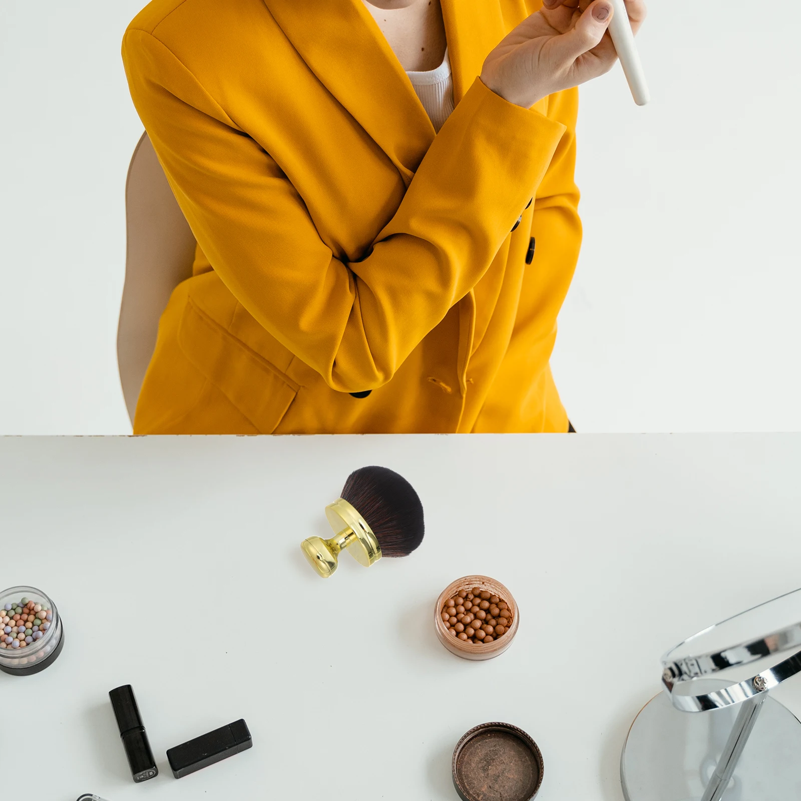 

Multifunctional Mushroom Head Makeup Brush Travel Size Soft Powder Applicator For Cream Liquid Body Cosmetics Portable