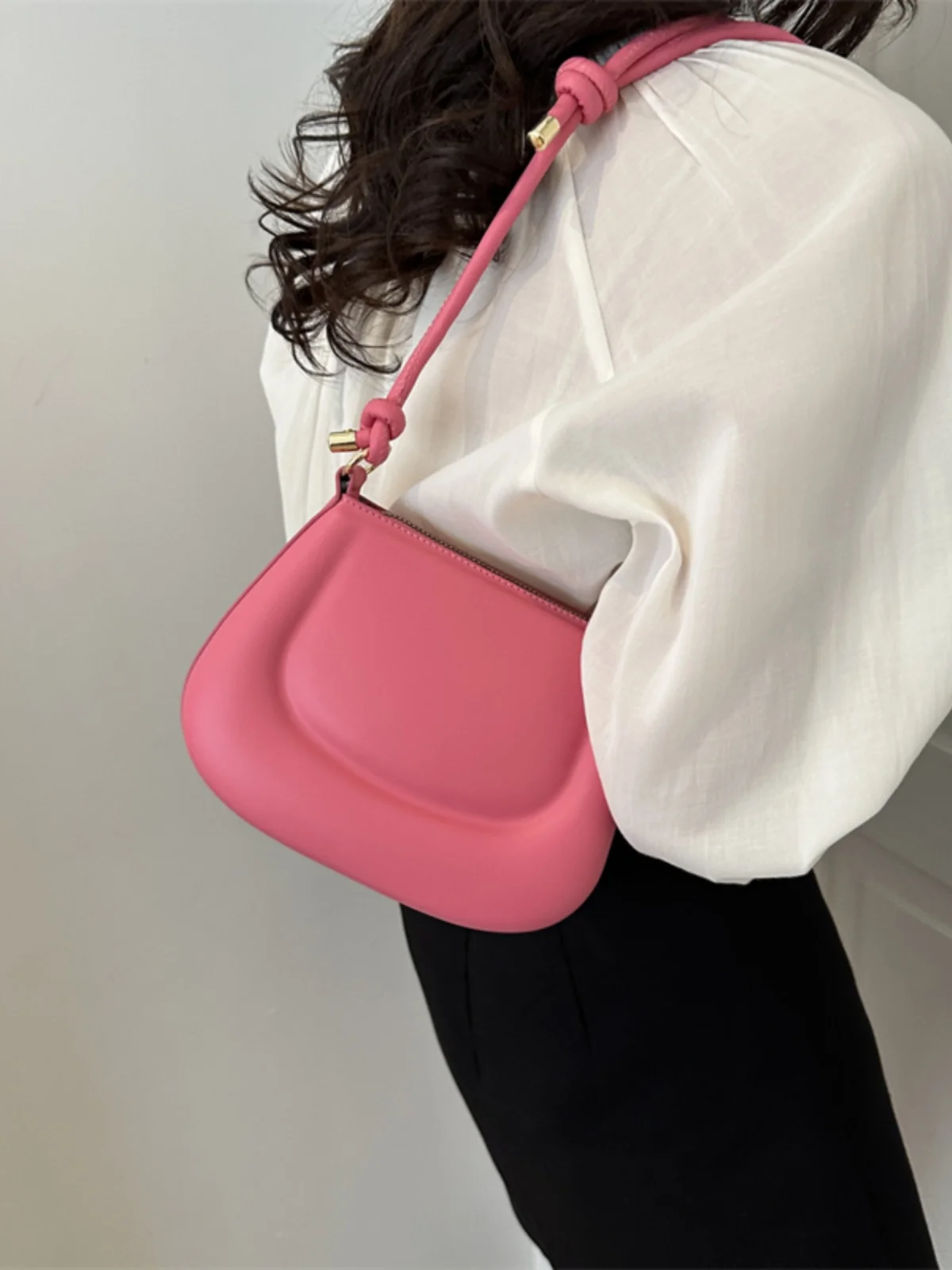 New Small Shoulder Bag Fashion Design Ladies Girls Soft Pu Leather Crossbody Bags Women Underarm Bag Retro Solid Color Handbag