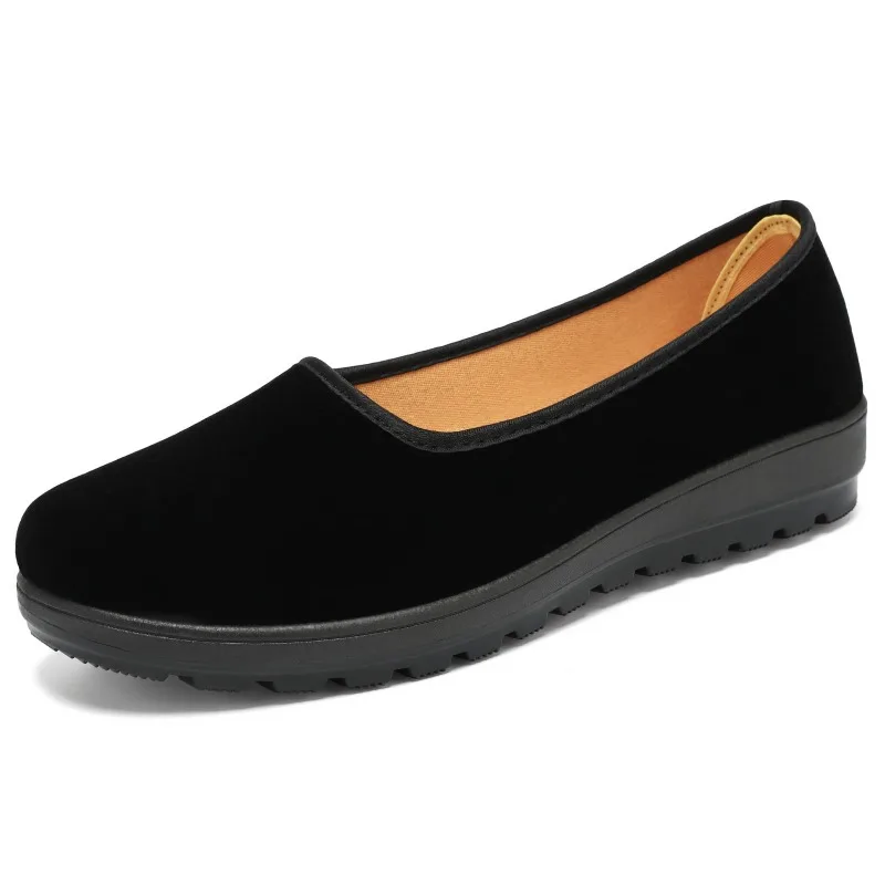 2026 Women's Old Beijing Slip-On Flats Breathable Non-Slip Lightweight Comfort Shoes for Nurses Waitresses Mom Elderly Wide Feet