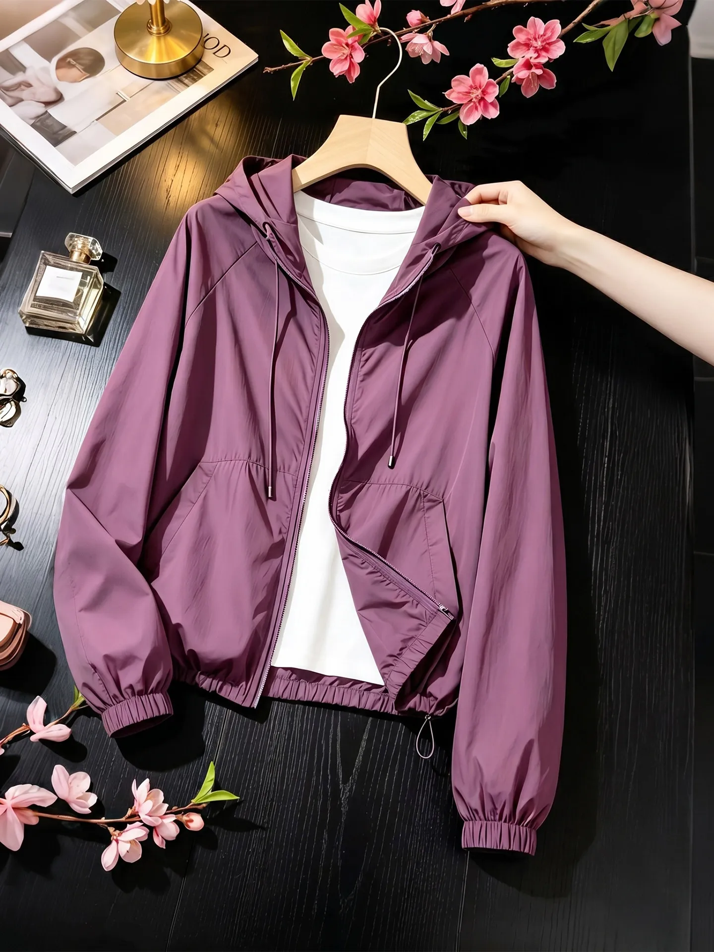 

Casual Hooded Jacket Women's Summer 2026 Commuter Style Outdoor Loose Fit Breathable Zipper Long Sleeve Pure Color Coat