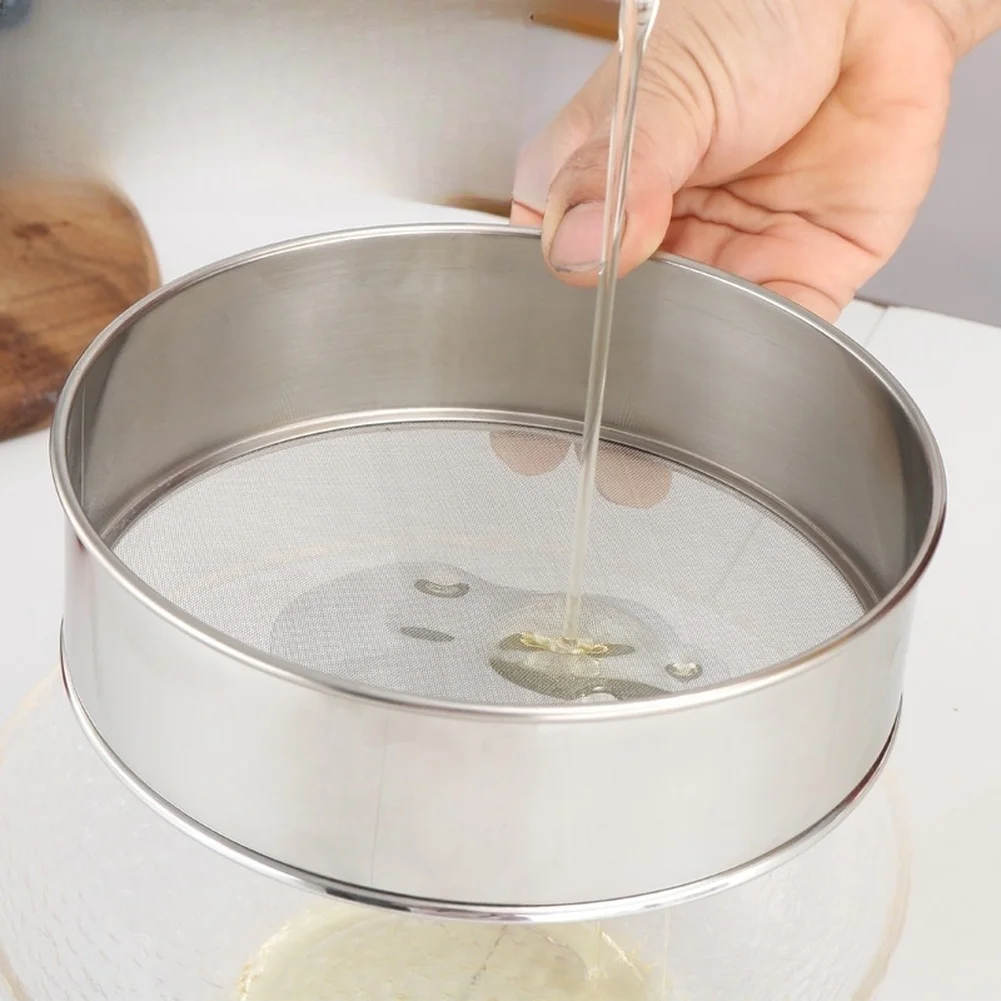 30x30x4.5cm Handheld For Flour Sifter Made of 304 Stainless Steel - 60 Mesh Fine Sieve for Baking and Purpose Kitchen Use