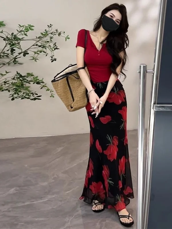 

Slim Fit V-Neck T-Shirt And Halter Skirt Set Women's Summer Fashion plus Size Breathable Polyester Fiber Short Sleeve T-Shirt
