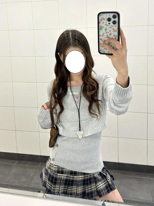 

Женский вязаный комплект с вырезами: топ и брюки в стиле Y2K, модный, для повседневной носки, облегающий, с длинными рукавами, укороченный